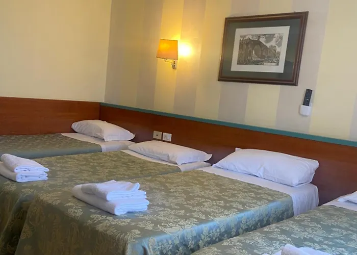 Hotel Center 1 3*